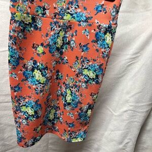 🌷LuLaRoe Orange and Blue Skirt Bermudas